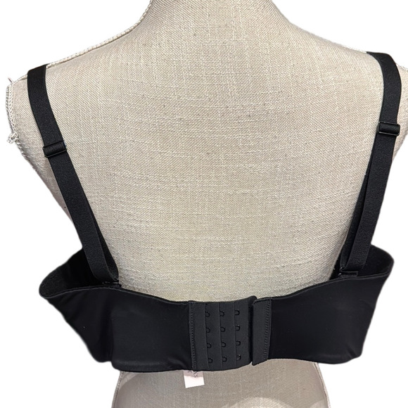 Victoria's Secret Body by Victoria Black Underwire Bra NWT 44D - Picture 2 of 2